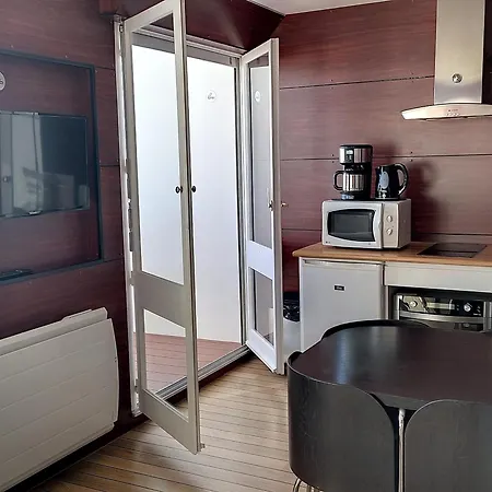 Face Acces Plage, Balcon, Parking - Fr-1-652-14 דירה *